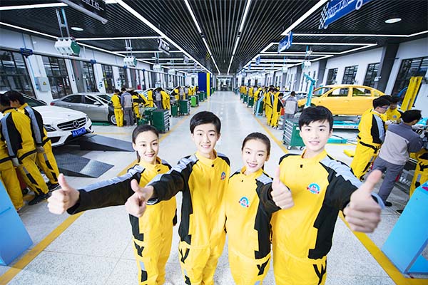 万通诚邀广大学子到校参观考察