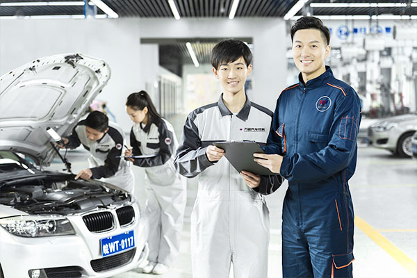 万通诚邀广大学子到校参观考察