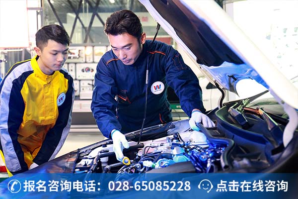 万通学子正在实训课 (2)