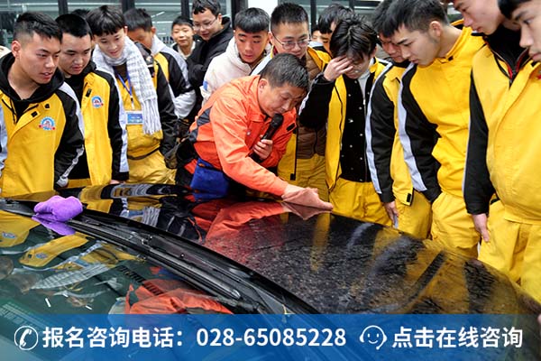 学校不定期举办各类技术总监进校园技术分享活动