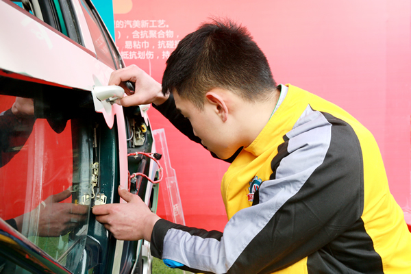 一位新能源小哥哥的故事，真励志！