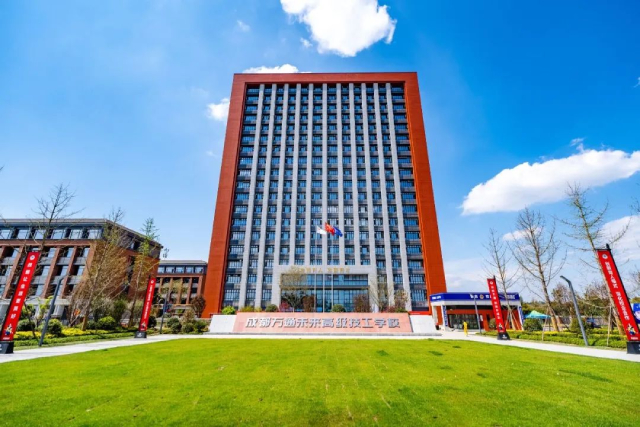 为什么高考生录取了却不想去上大学！真相居然是ta！